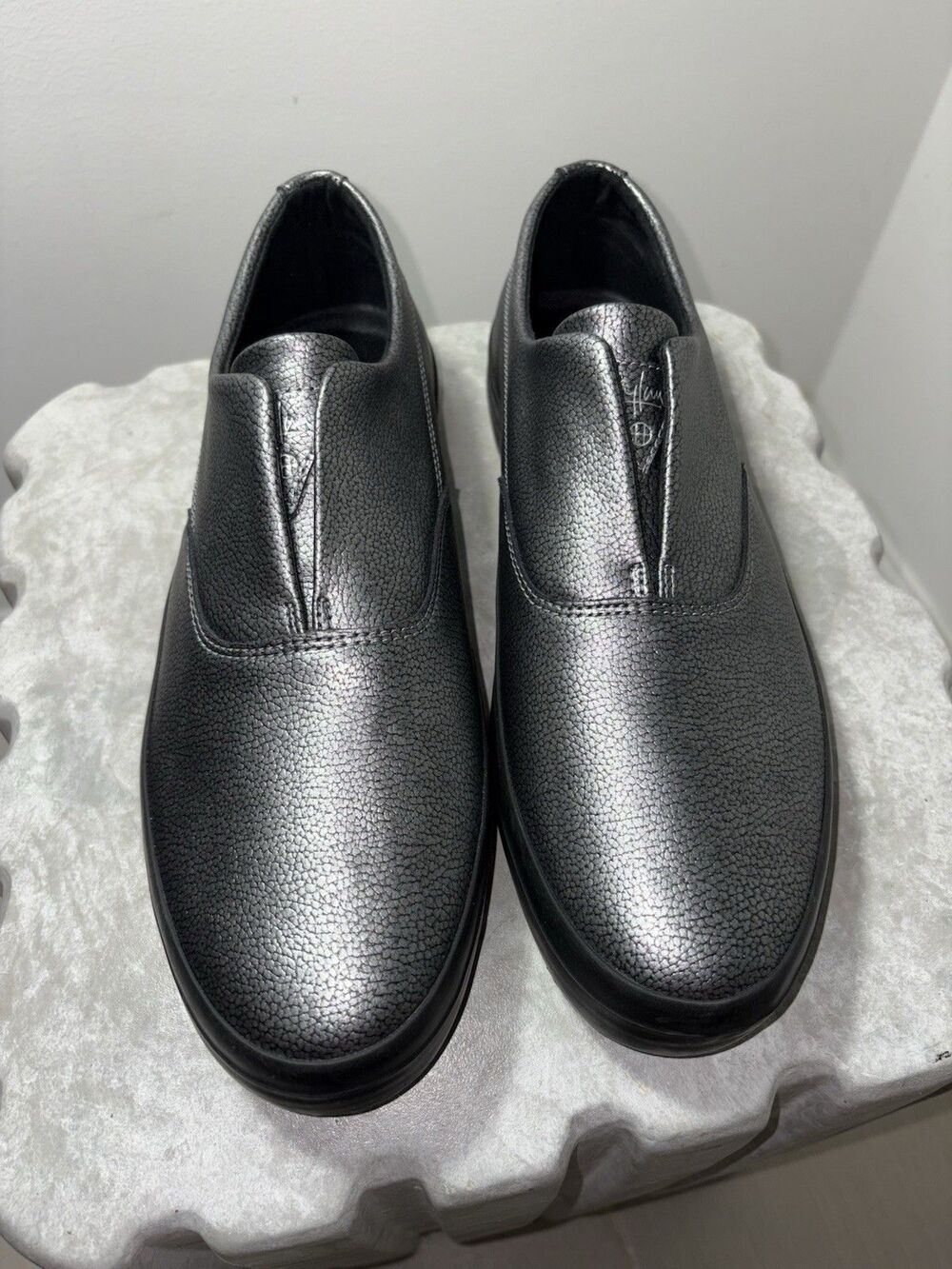 NEW HUF Dylan Rieder Slip On Shoes Skateboard Silver Metal colorway Sz 9